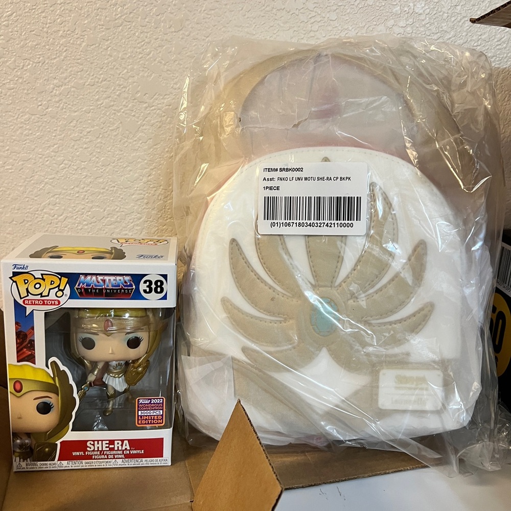 Limited Edition Wondercon 2022 She-Ra Funko Pop and Backpack